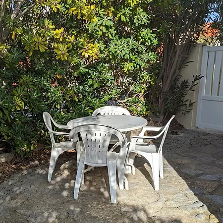 Agreable T2, 4 Pers, Plain-pied Ouvert Sur Terrasse, Jardin Clos, Parking Prive, Proche Et Commerces - Fr-1-797-24