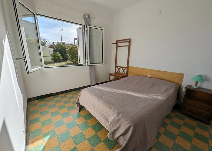 Agreable T2, 4 Pers, Plain-pied Ouvert Sur Terrasse, Jardin Clos, Parking Prive, Proche Et Commerces - Fr-1-797-24